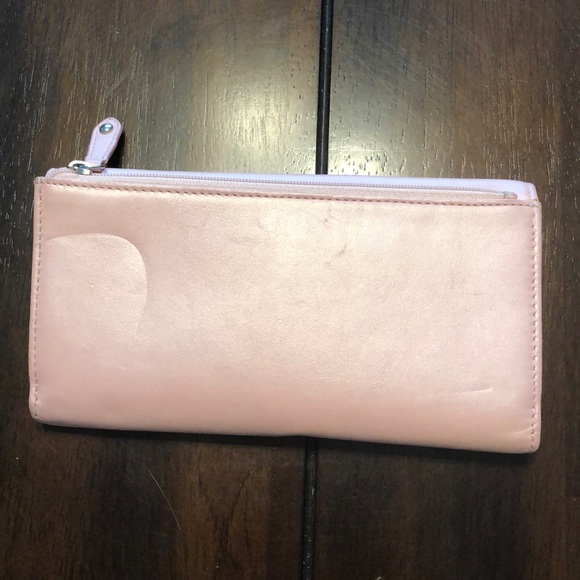*Authentic* Coach Wallet - Picture 2 of 8